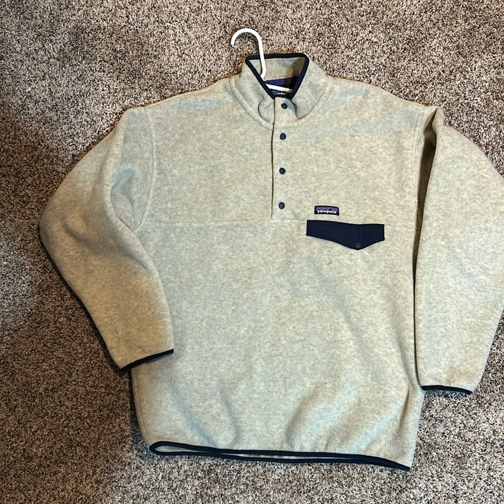 NWOt. Patagonia better sweater 1/4 zip.  Natural tan/gray, navy trim.  Perfect